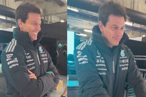 Toto terlihat tersenyum bangga dan berkaca-kaca 