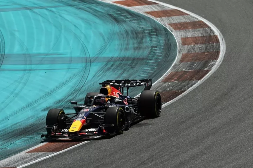 Red Bull Mengusahakan Mencapai Batas Berat Mobil F1